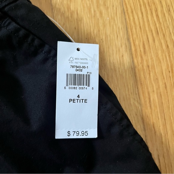 NWT Gap High Rise Pleated Khakis Size 4P - Picture 4 of 5